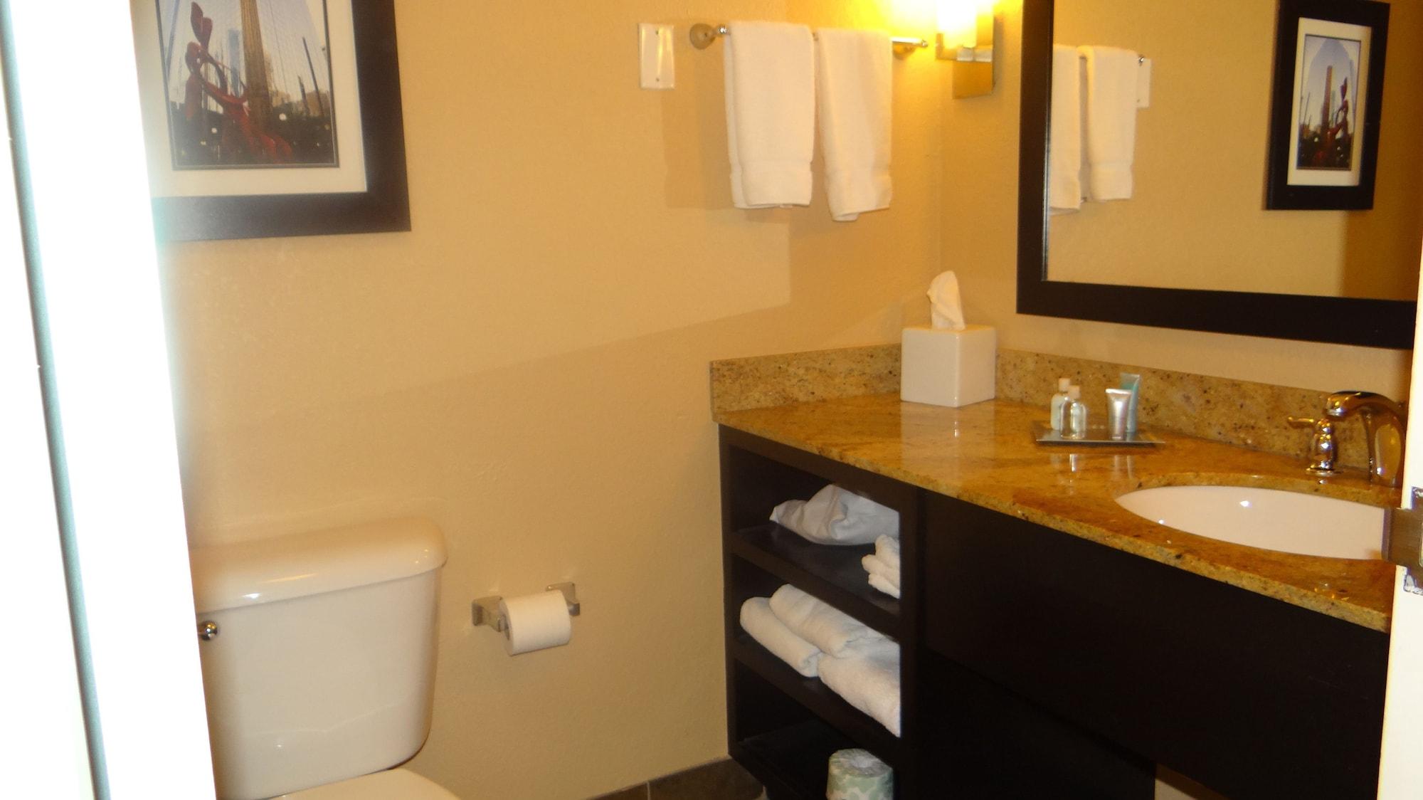 Wyndham Garden Oklahoma City Resort & Conference Hotel Near Airport, Fairgrounds Paycom & I40 Екстериор снимка