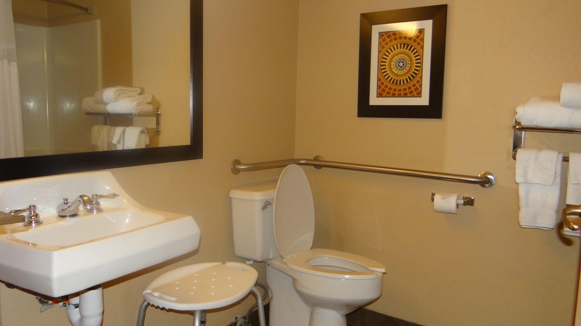 Wyndham Garden Oklahoma City Resort & Conference Hotel Near Airport, Fairgrounds Paycom & I40 Екстериор снимка