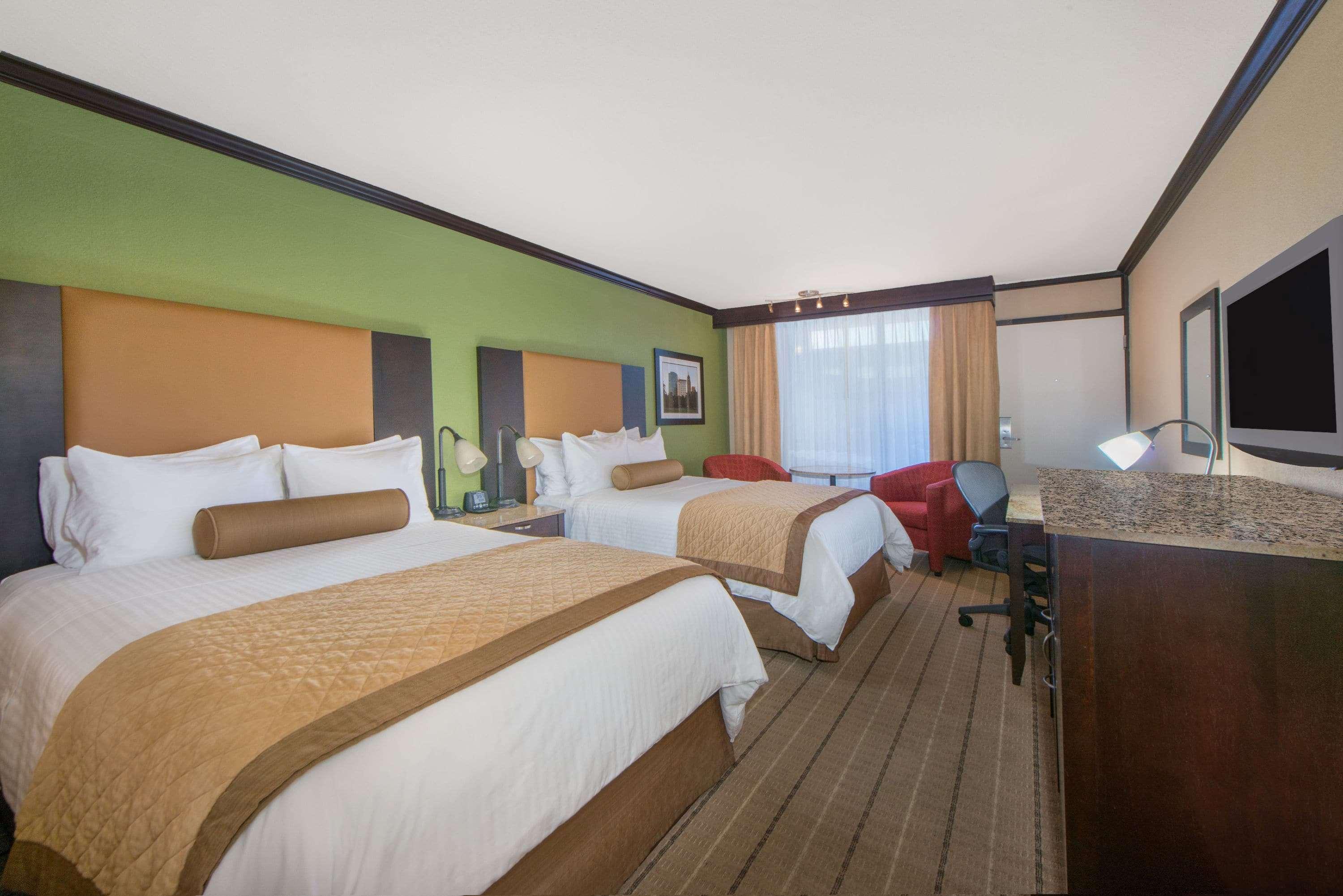Wyndham Garden Oklahoma City Resort & Conference Hotel Near Airport, Fairgrounds Paycom & I40 Екстериор снимка