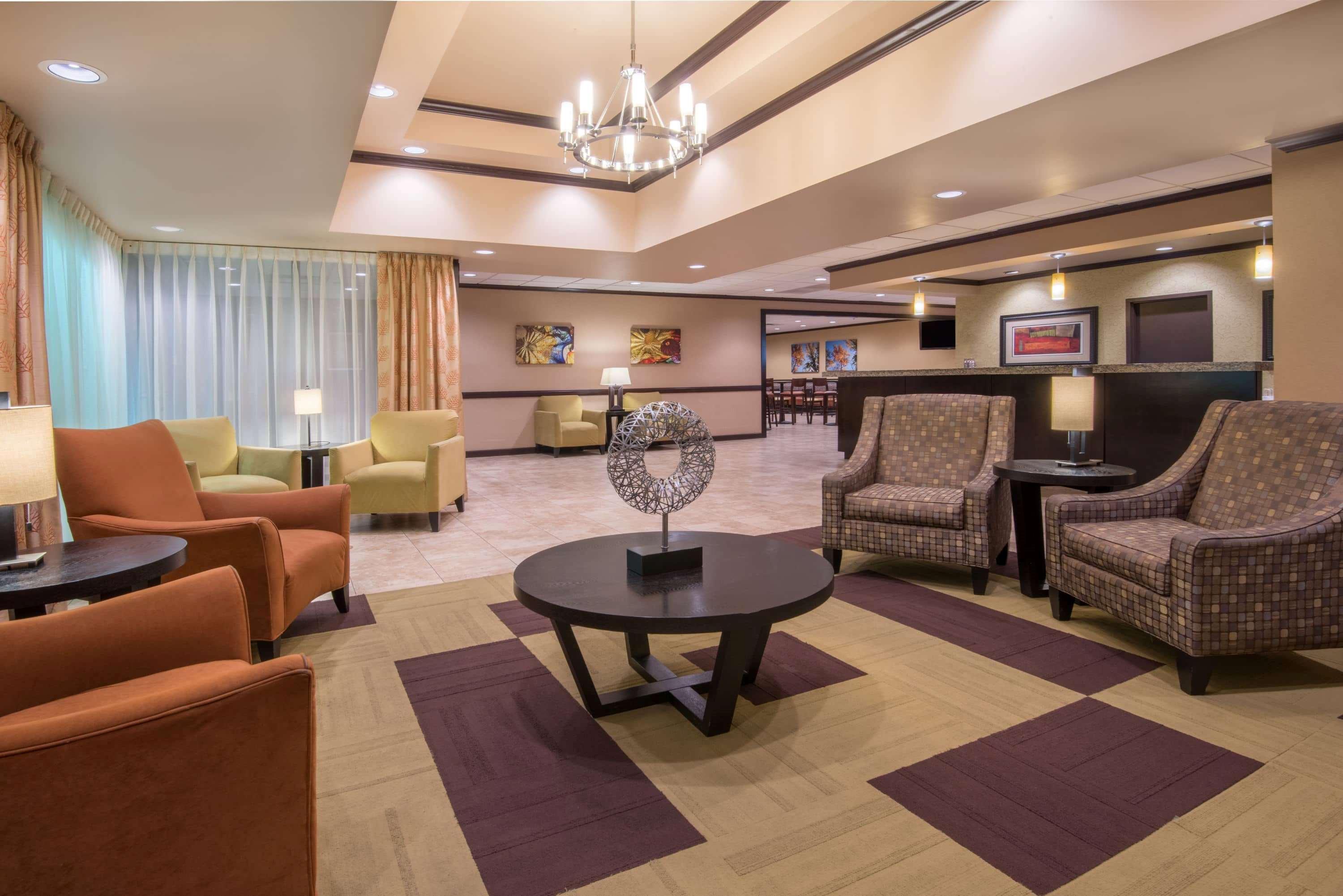 Wyndham Garden Oklahoma City Resort & Conference Hotel Near Airport, Fairgrounds Paycom & I40 Екстериор снимка