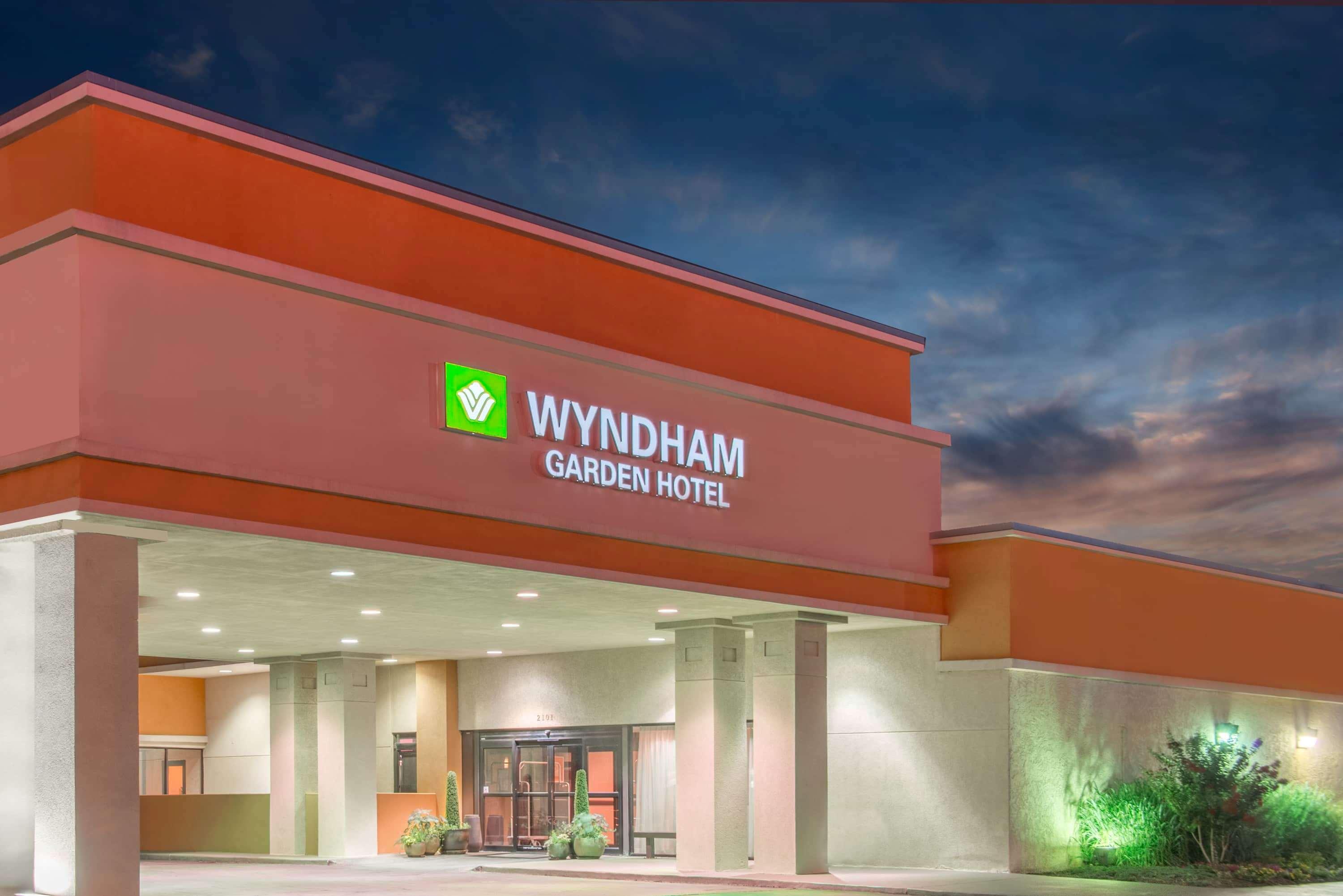 Wyndham Garden Oklahoma City Resort & Conference Hotel Near Airport, Fairgrounds Paycom & I40 Екстериор снимка