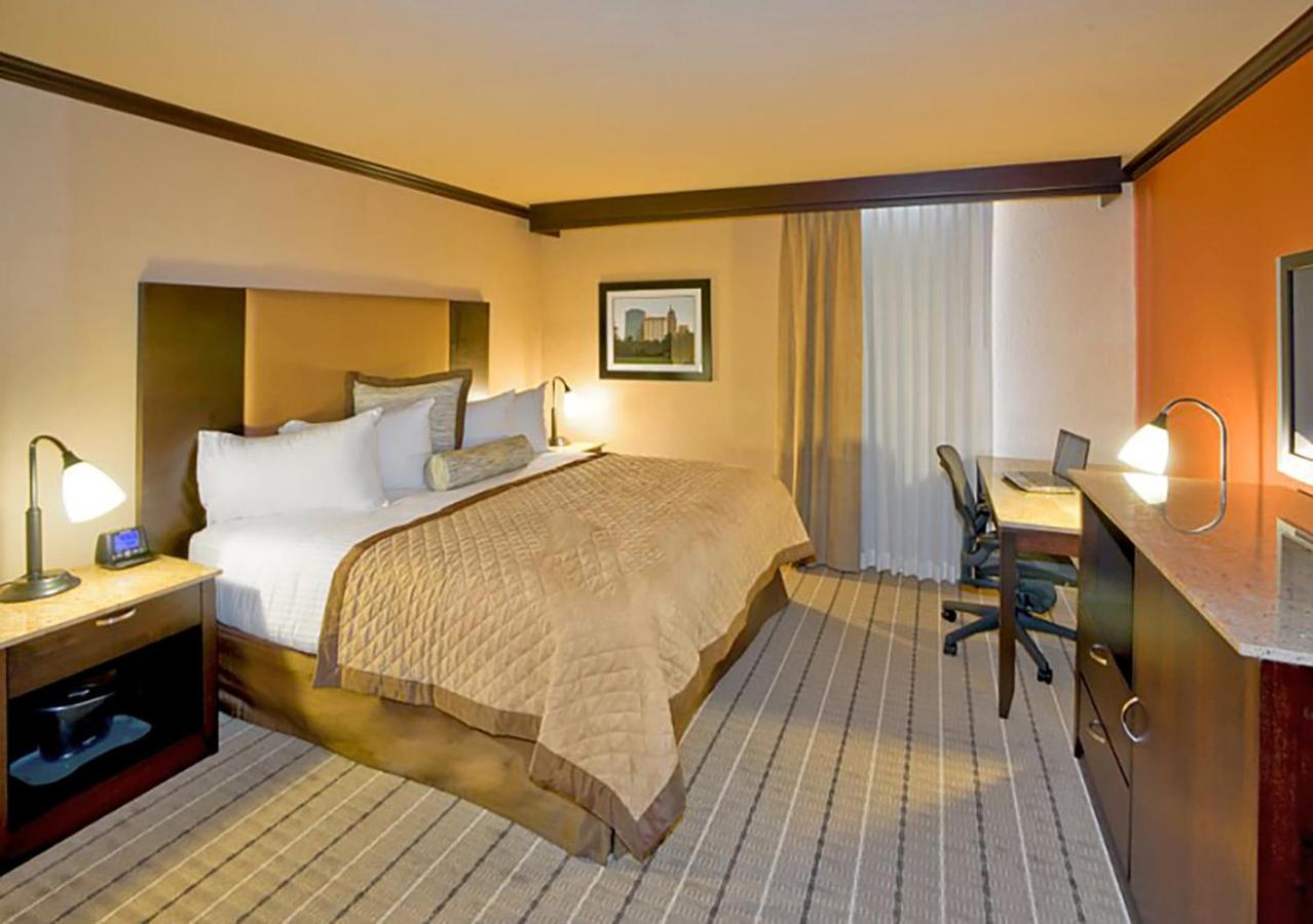 Wyndham Garden Oklahoma City Resort & Conference Hotel Near Airport, Fairgrounds Paycom & I40 Екстериор снимка