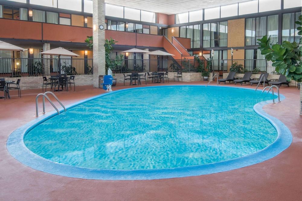 Wyndham Garden Oklahoma City Resort & Conference Hotel Near Airport, Fairgrounds Paycom & I40 Екстериор снимка