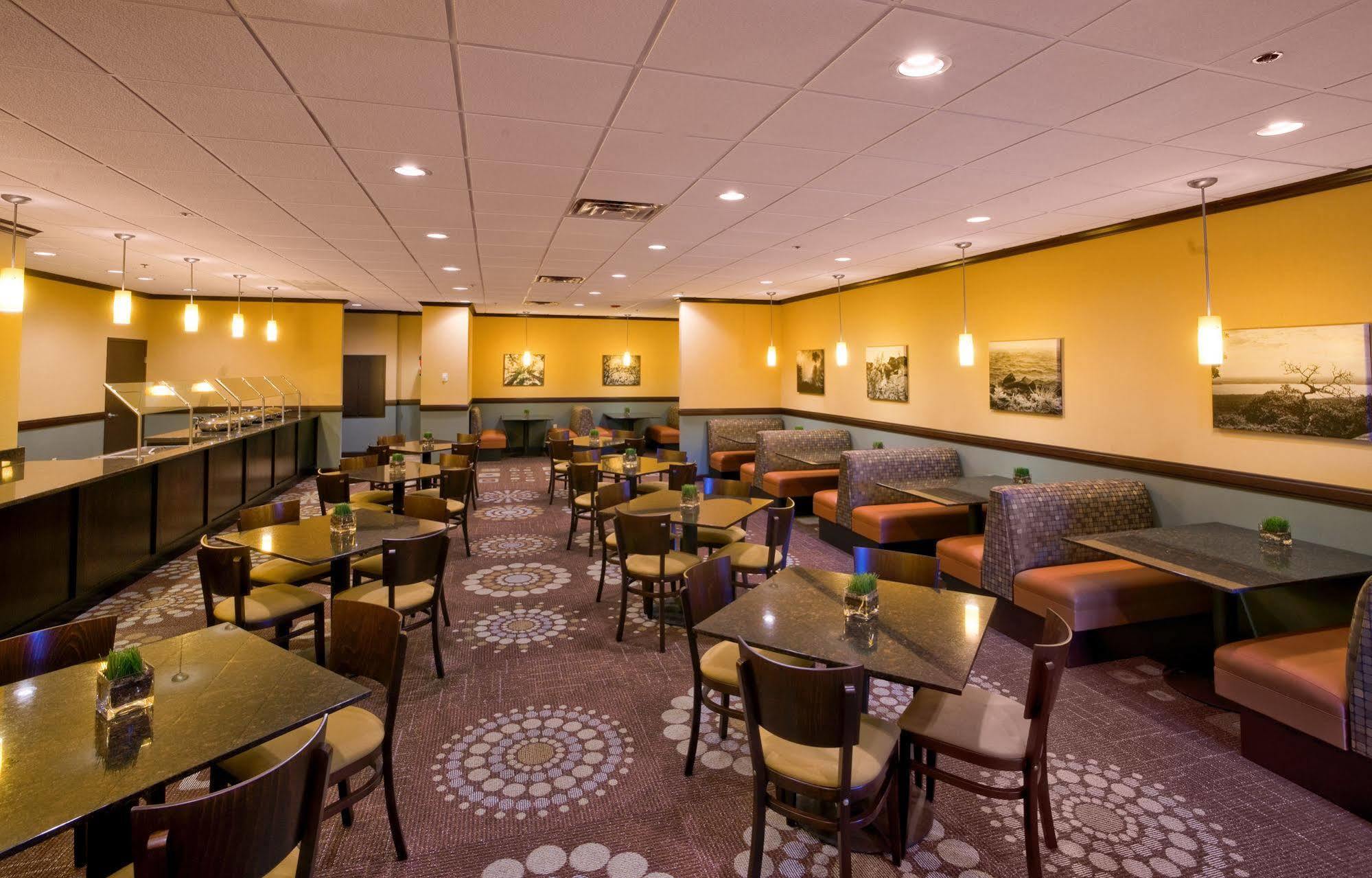 Wyndham Garden Oklahoma City Resort & Conference Hotel Near Airport, Fairgrounds Paycom & I40 Екстериор снимка