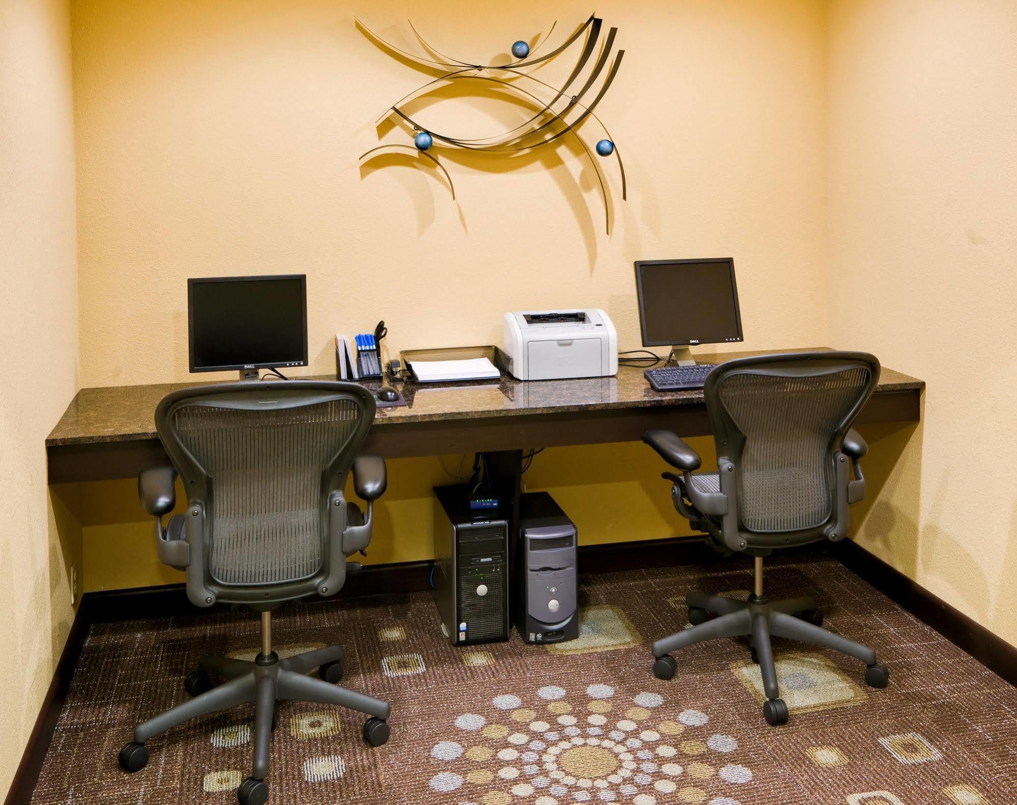 Wyndham Garden Oklahoma City Resort & Conference Hotel Near Airport, Fairgrounds Paycom & I40 Екстериор снимка
